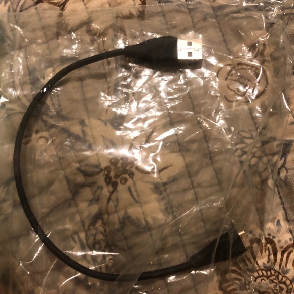 Fit Bit Charge - Picture 2 of 4